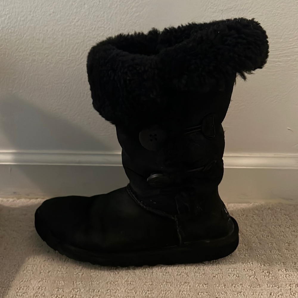 🎉HP🎉UGG BAILEY BUTTON TRIPLET II BOOT SIZE 6 BLACK - Picture 3 of 15